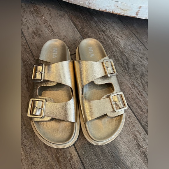 MIA Gen slide sandals - Picture 3 of 9